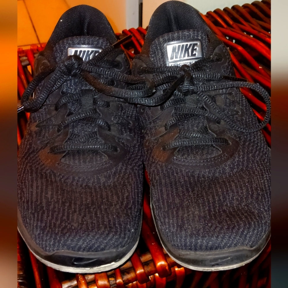 Nike sneakers bundle